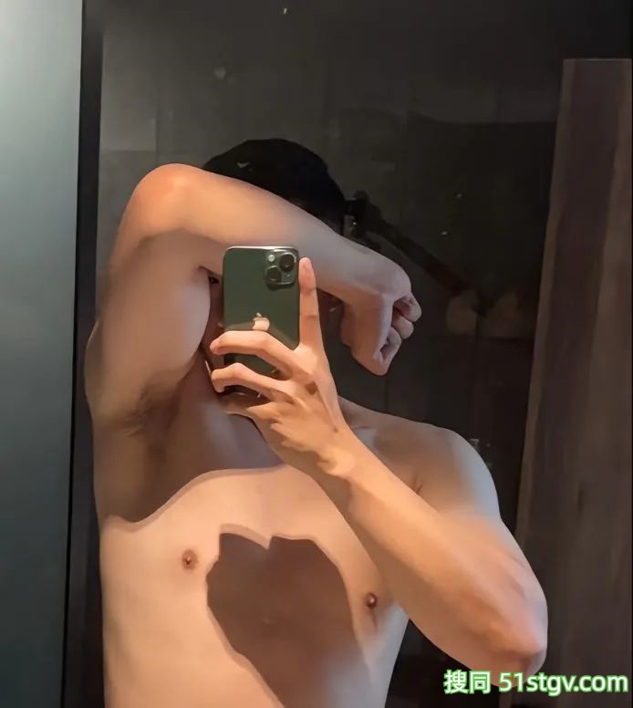 理想型男友，短发高个帅气 - 51虹马