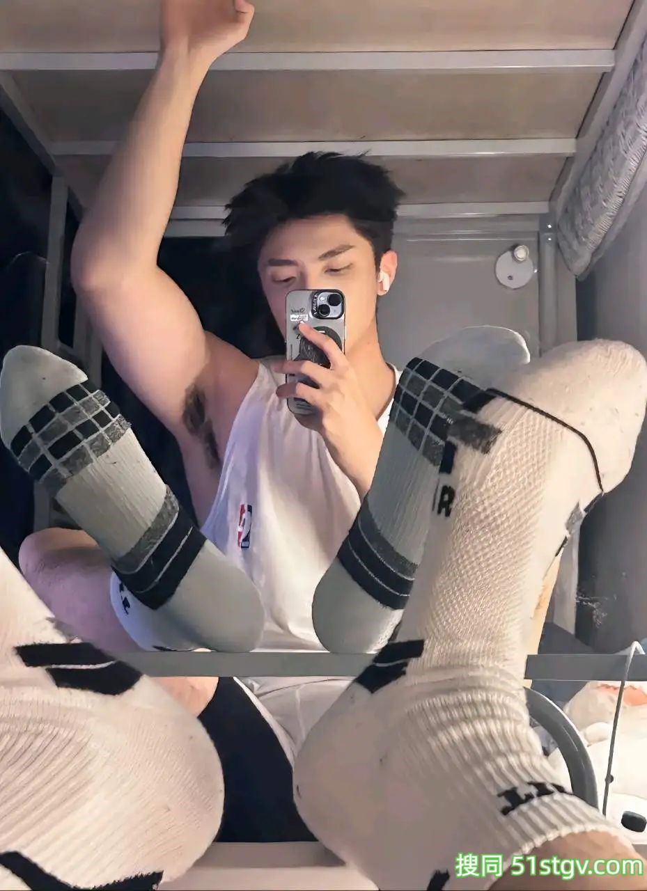 陕西的Mzc，大长腿帅哥 - 51虹马