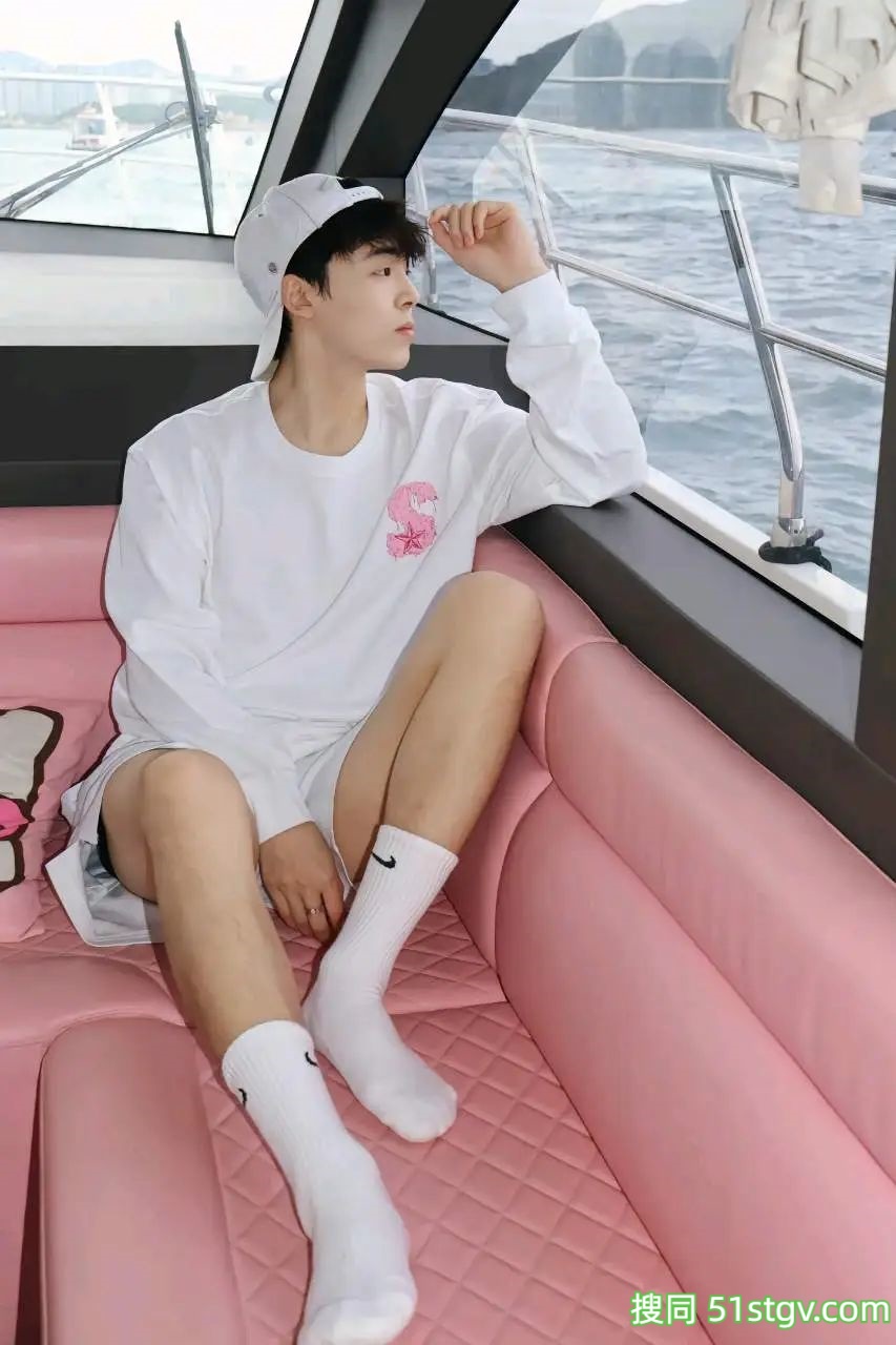 四川的帅哥哥，熊仔吃不饱 - 51虹马