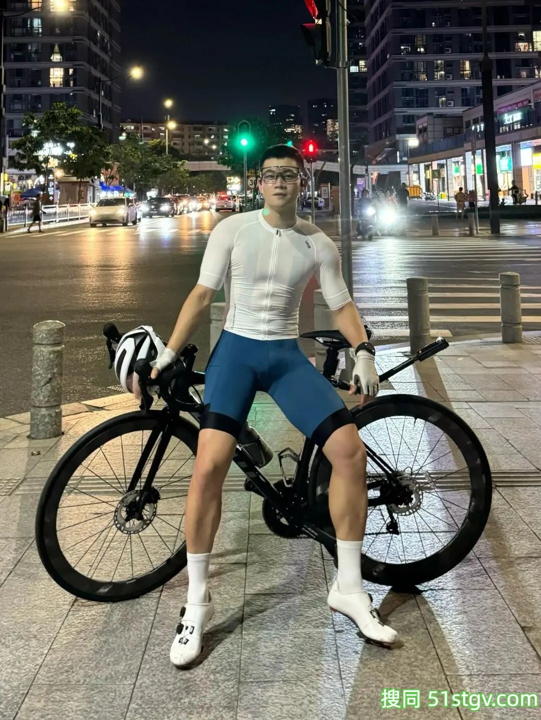 骑行的聪哥啊，身材是真好 - 51虹马