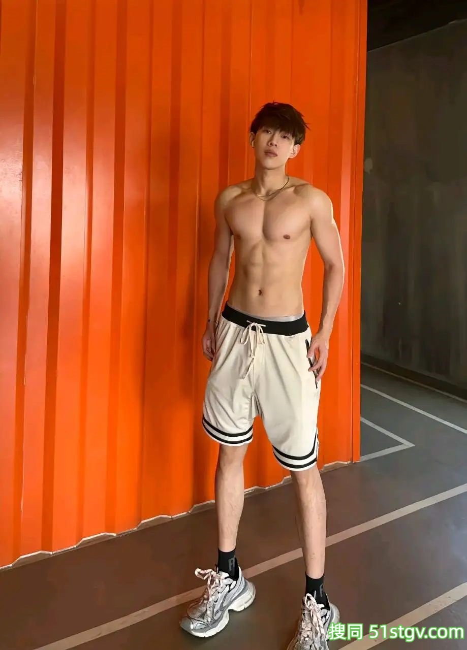 188CM长腿篮球帅哥，直男陈忱 - 51虹马