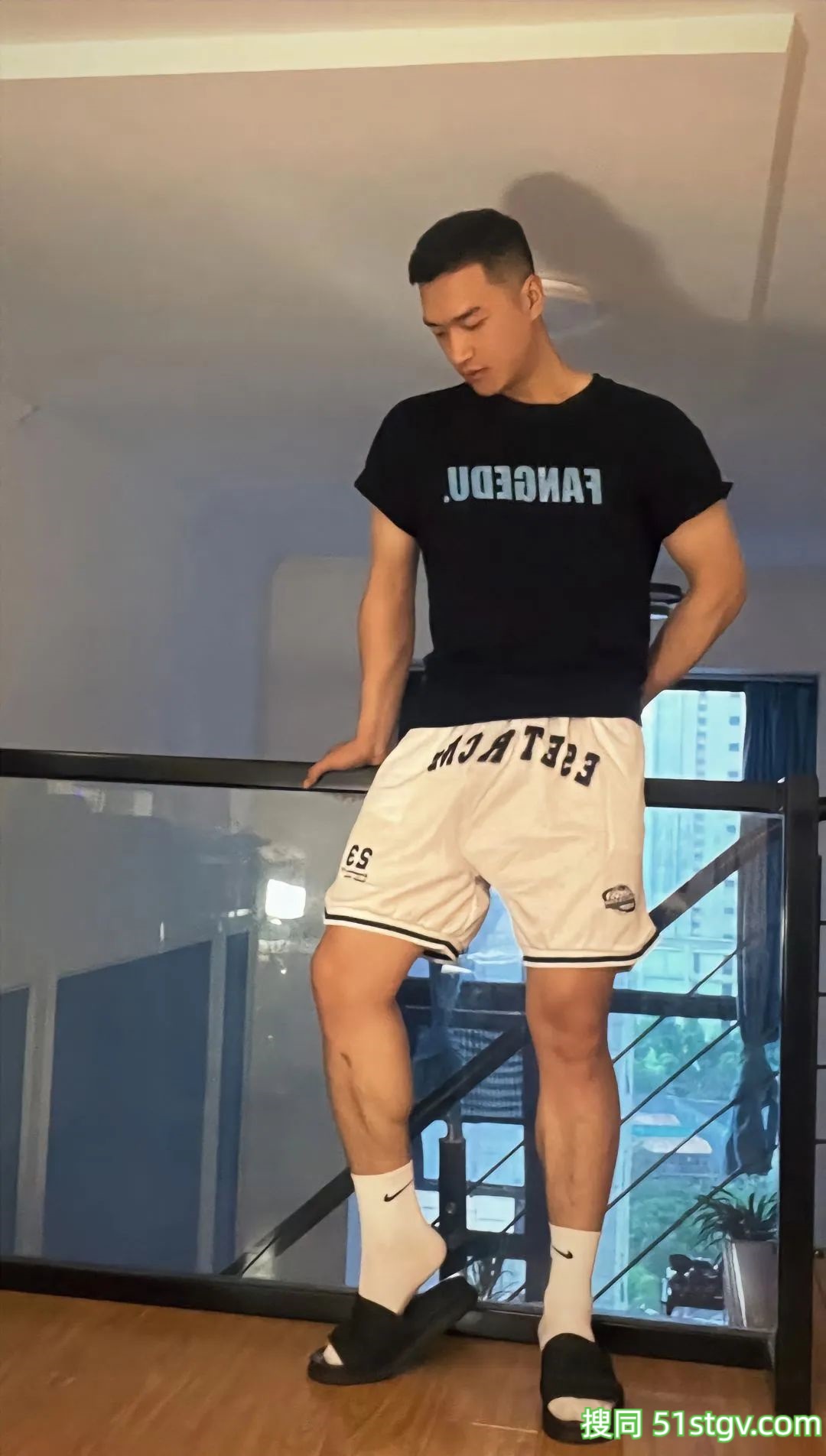 理想型男友，短发高个帅气 - 51虹马