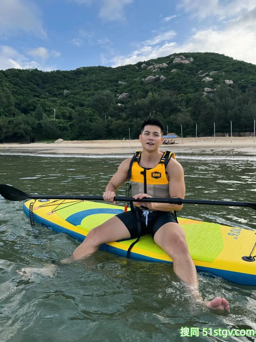 骑行的聪哥啊，身材是真好 - 51虹马