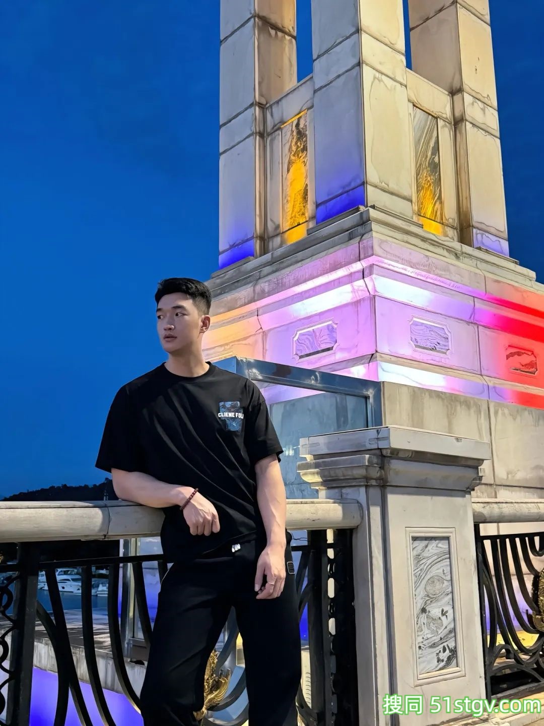 理想型男友，短发高个帅气 - 51虹马