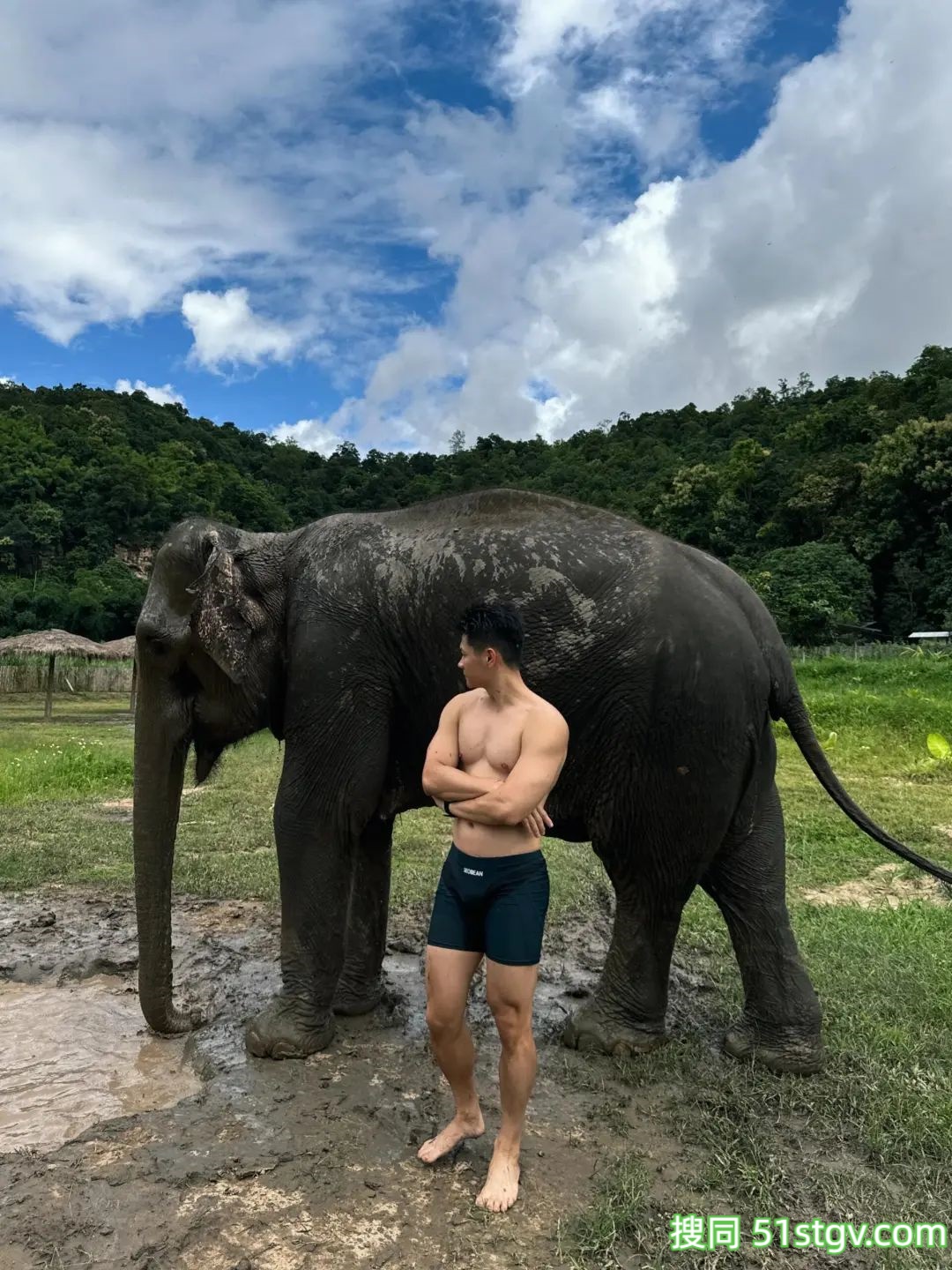 骑行的聪哥啊，身材是真好 - 51虹马