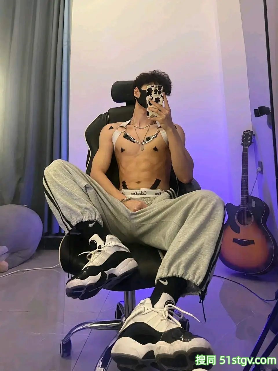 湖南的毅晨，小奶狗帅哥，对镜自拍 - 51虹马