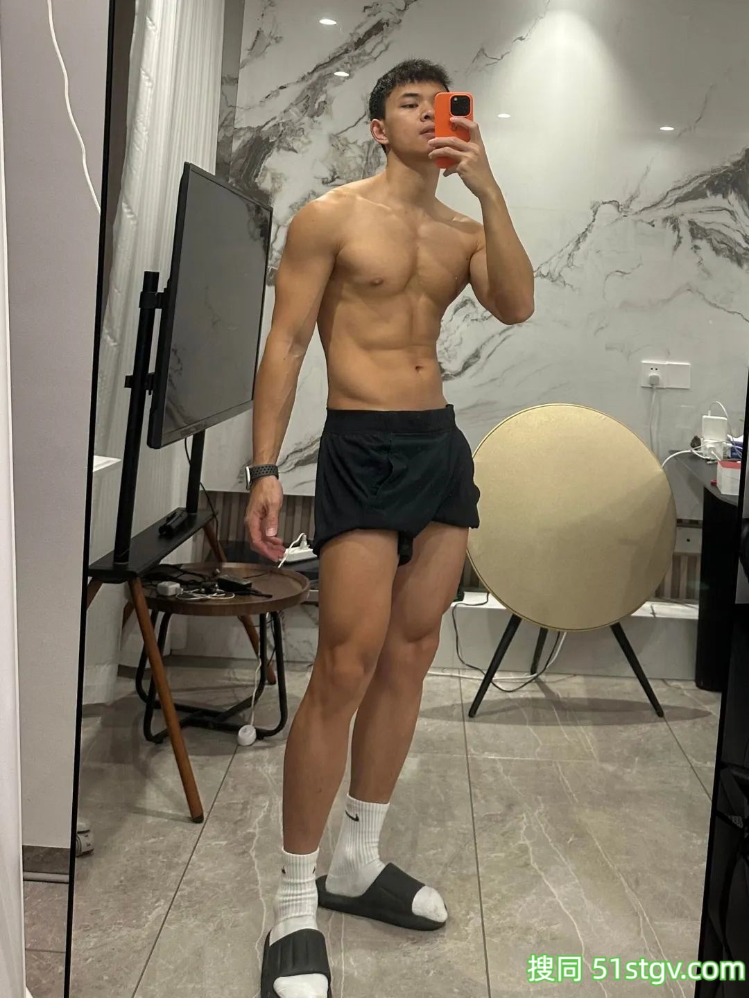 黑皮体育生zeyang - 51虹马