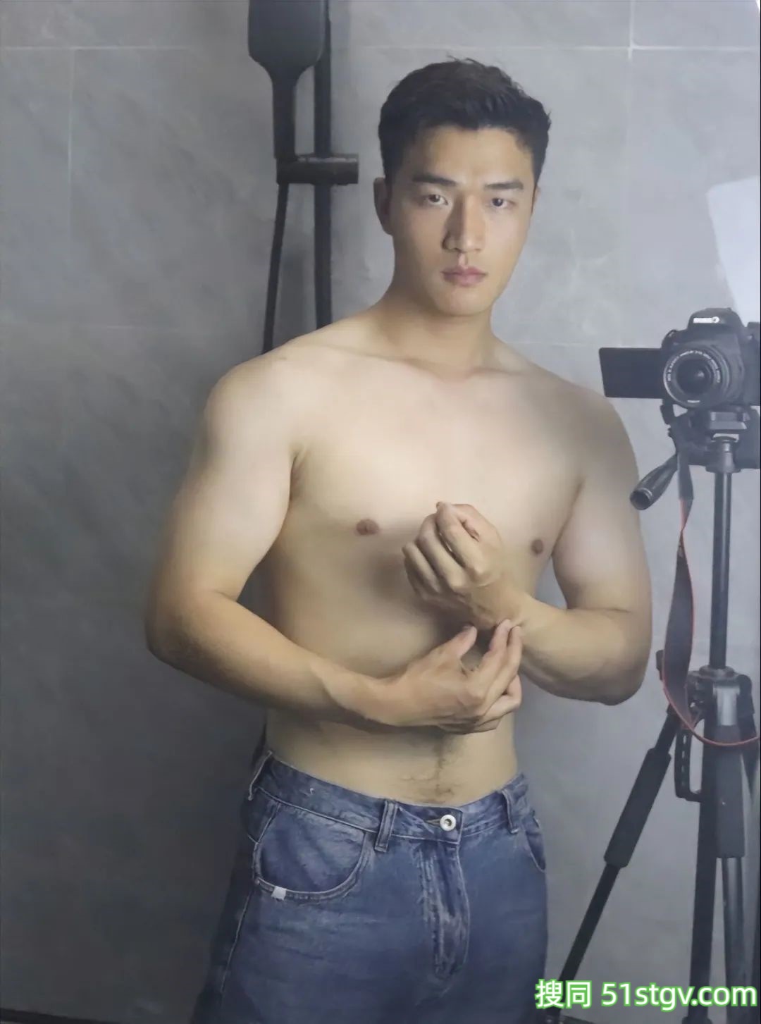 理想型男友，短发高个帅气 - 51虹马