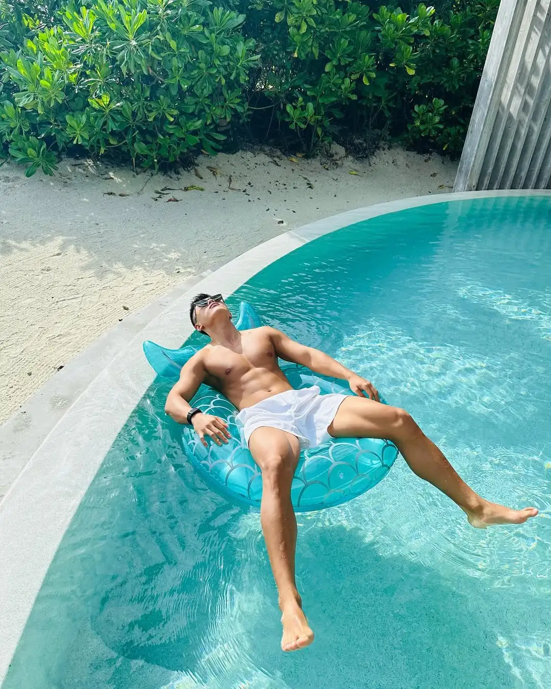 黑皮体育生，泡澡 - 51虹马