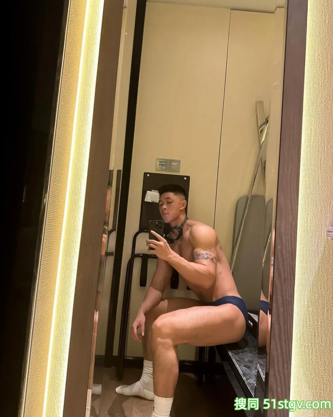 小哥哥，陈默 - 51虹马