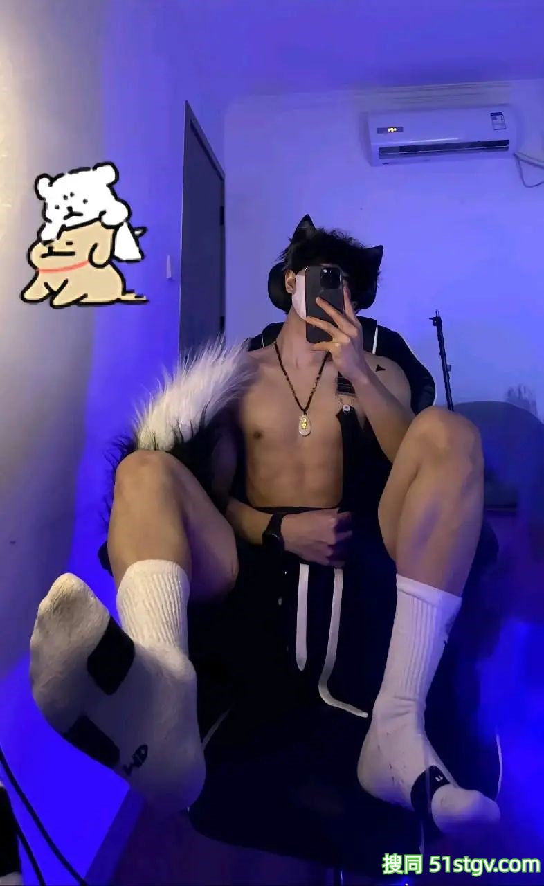 湖南的毅晨，小奶狗帅哥，对镜自拍 - 51虹马