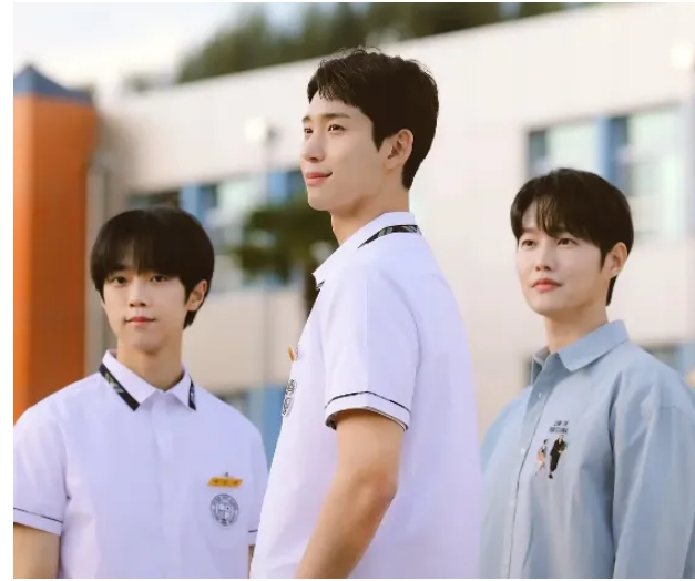 《我心脏的染色剂》一个老师和两个男生的感情故事 - 51虹马