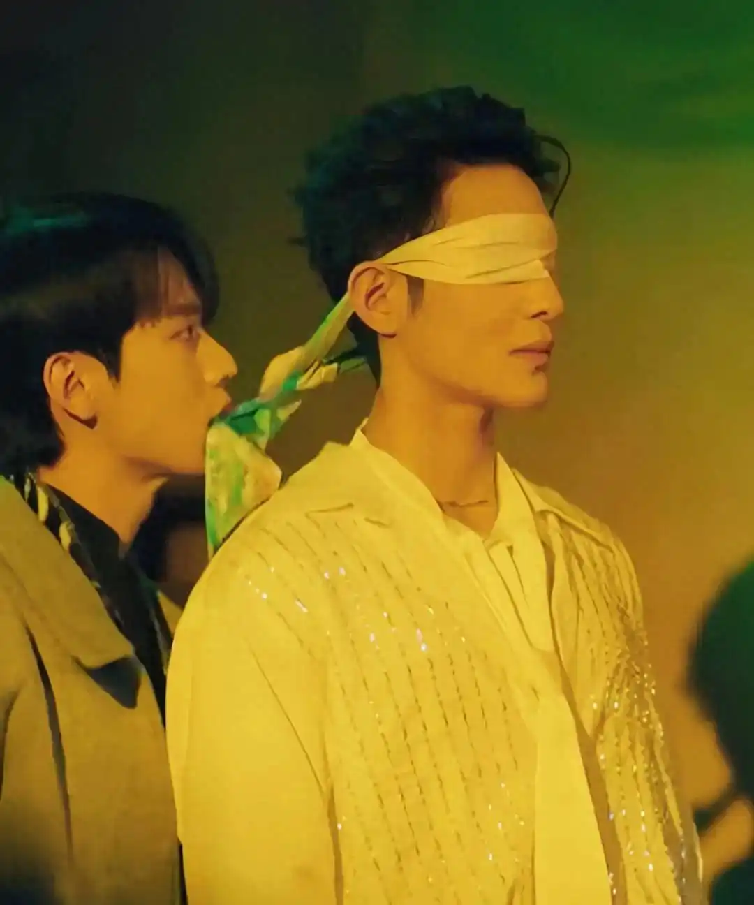 清冷影帝×疯批年下！《失控星光》-51虹马