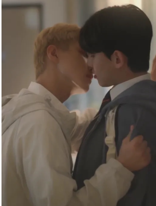 《夏日靛蓝》故事讲述柔道队相互暗恋的故事 - 51虹马 《夏日靛蓝》故事讲述柔道队相互暗恋的故事 - 51虹马