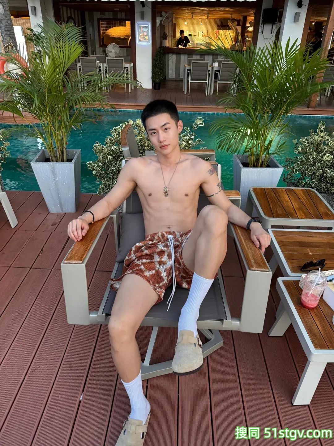 瘦瘦帅帅的小哥哥，杜可疯 - 51虹马