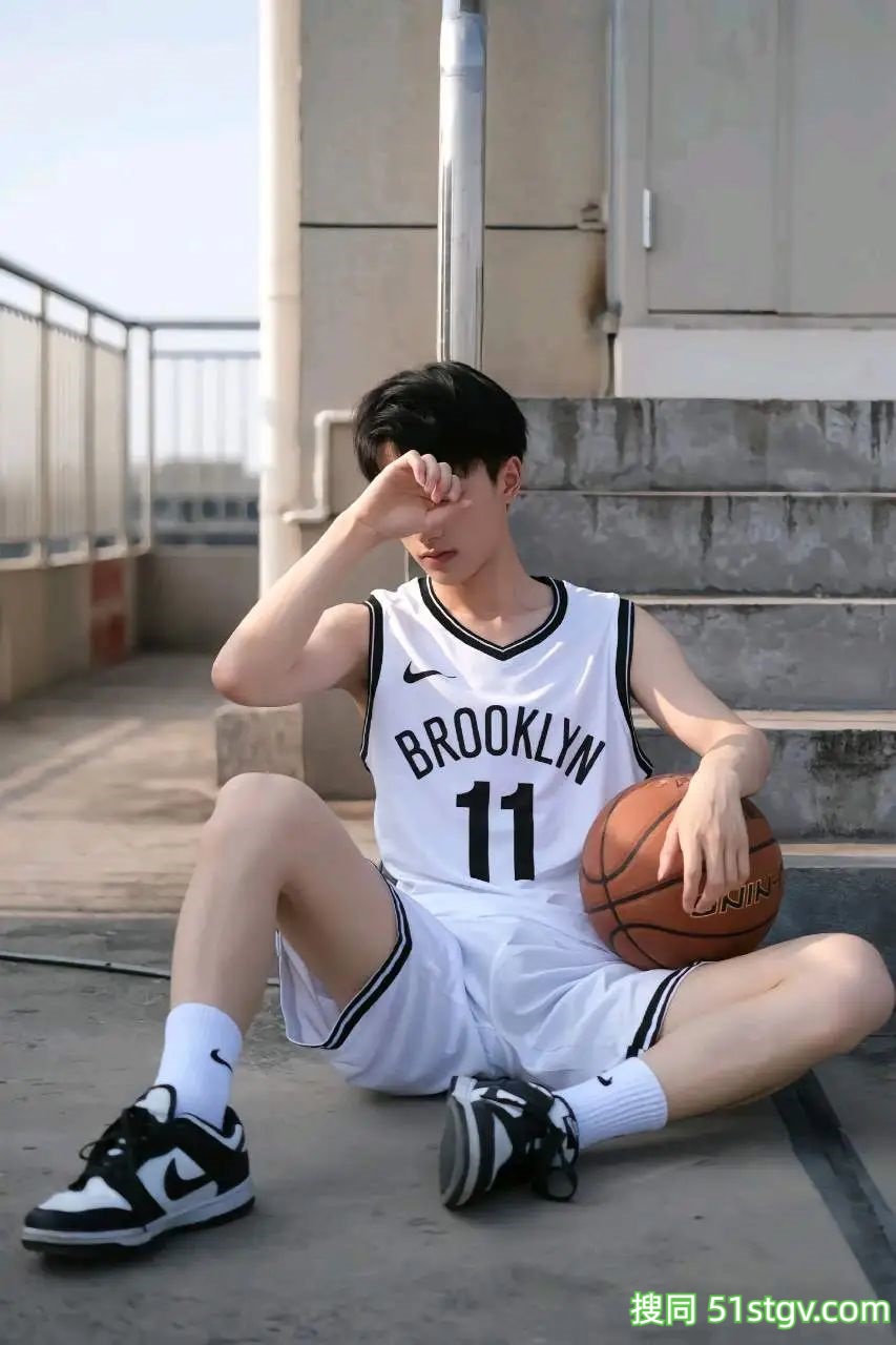 青纯帅气男大，小昊同学 - 51虹马