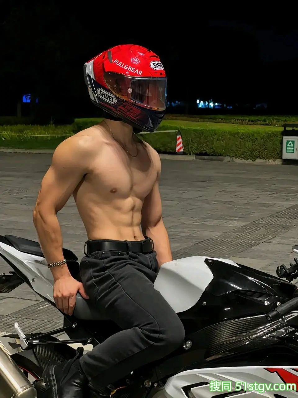 机车男孩，宽肩窄腰 - 51虹马