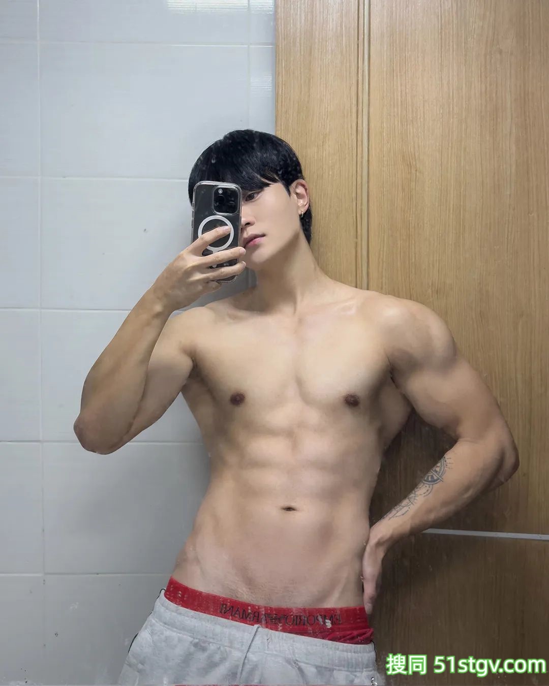 白白净净的小奶狗，爱健身，身材超好 - 51虹马