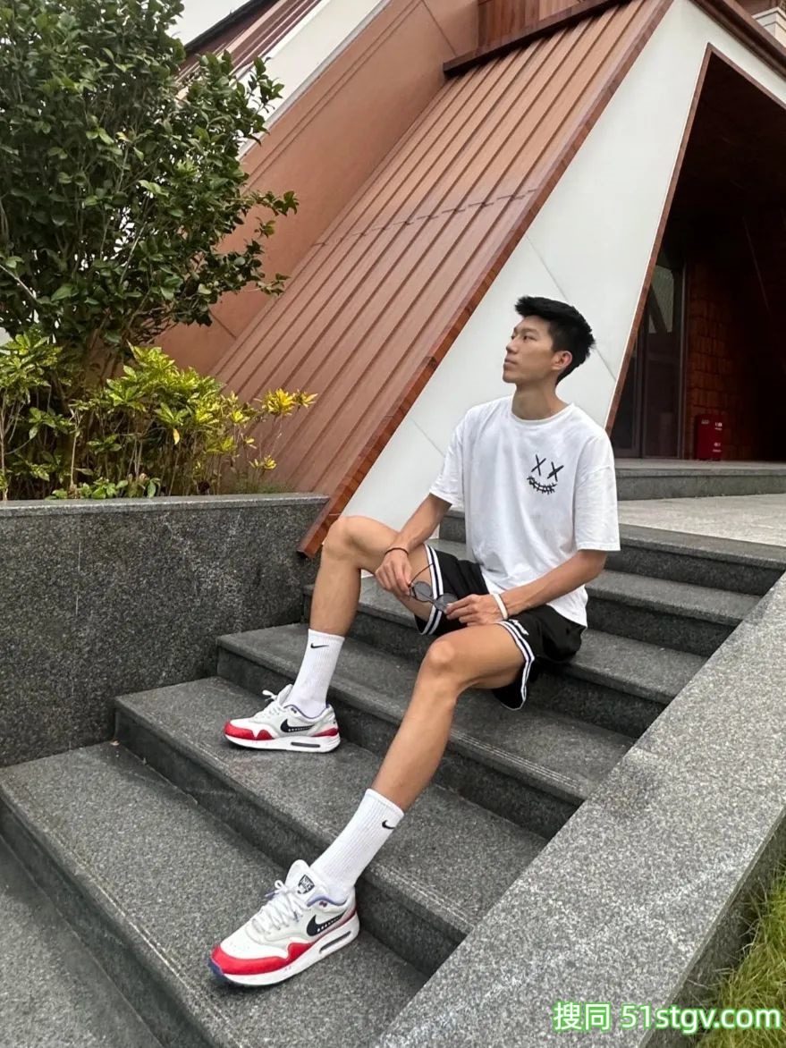 大长腿帅哥，体育生 - 51虹马