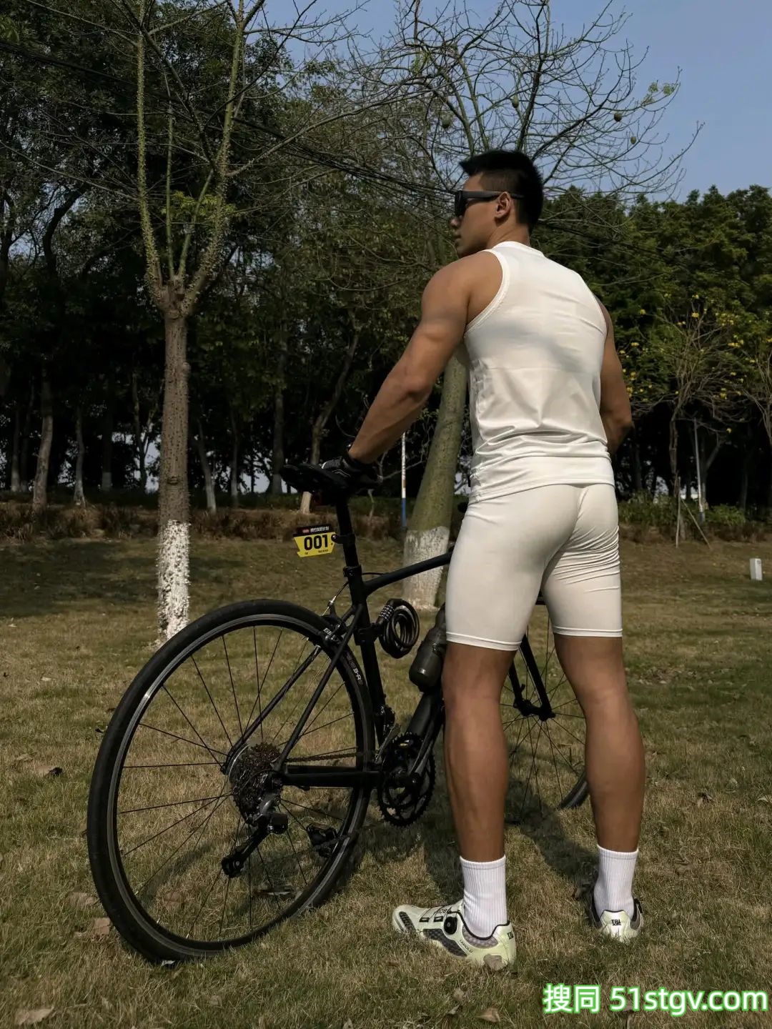 黑皮体育生，憨憨帅帅的小哥哥 - 51虹马