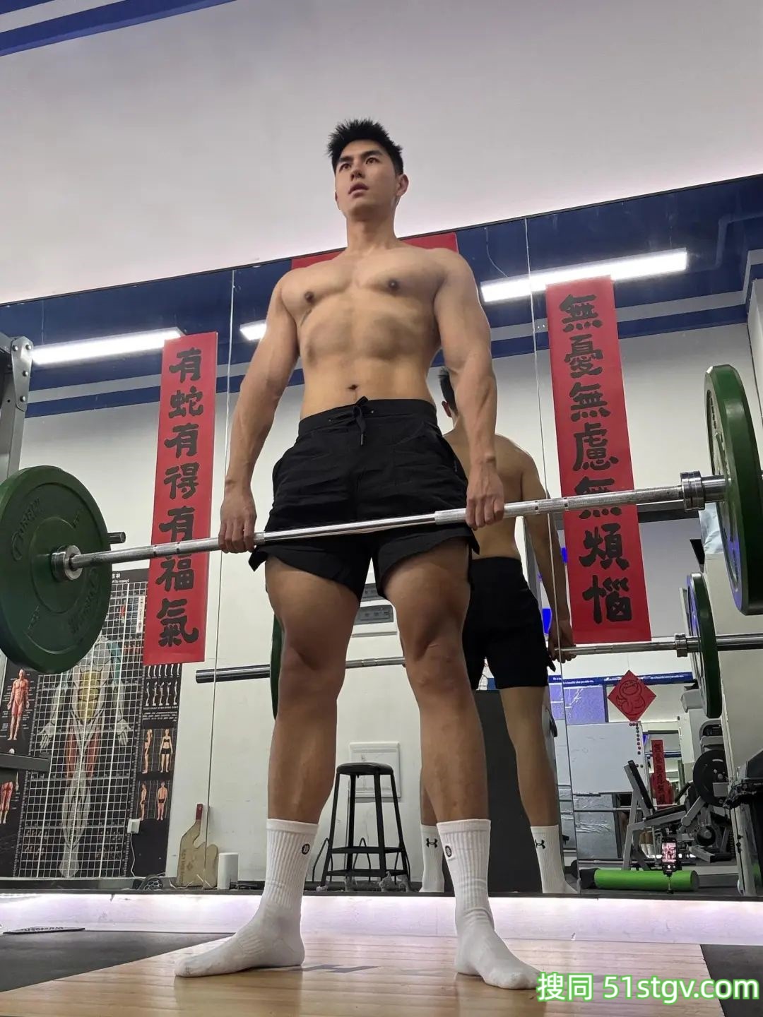 男友力爆棚的帅哥 - 51虹马