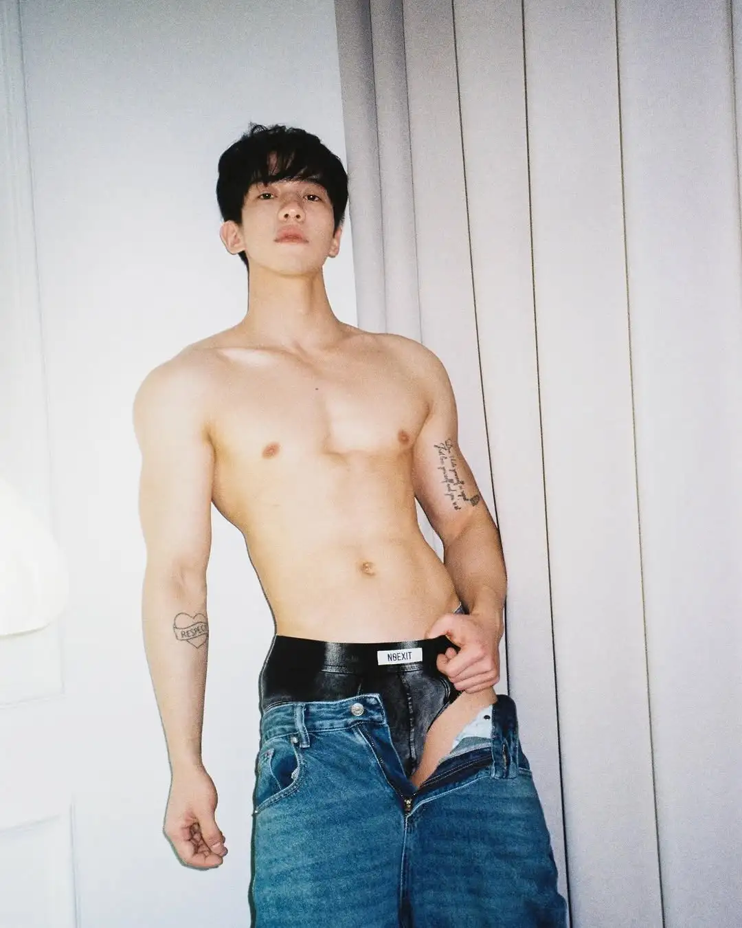 白皮壮壮的小哥哥 - 51虹马