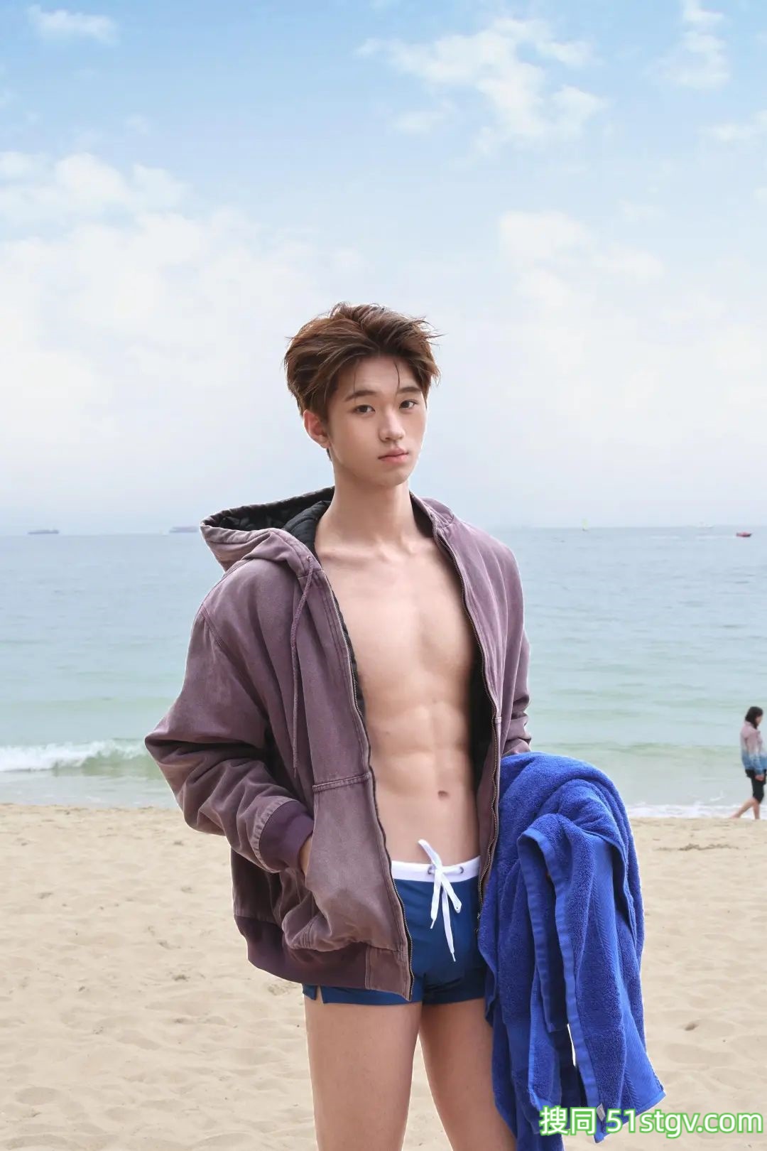 191CM穿足球服的男大，腿好长 - 51虹马