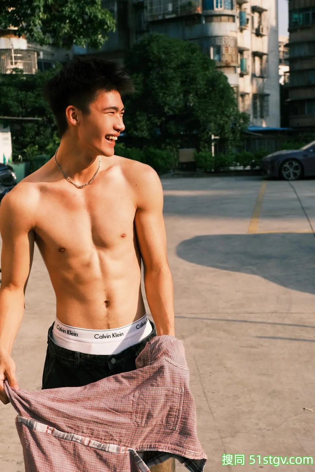 188cm可狼可奶黑皮体育生 - 51虹马