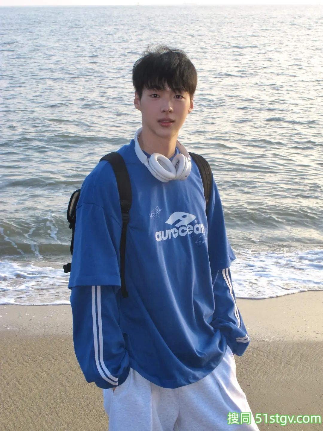 阳光腹肌男孩，潮气蓬勃的青春 - 51虹马