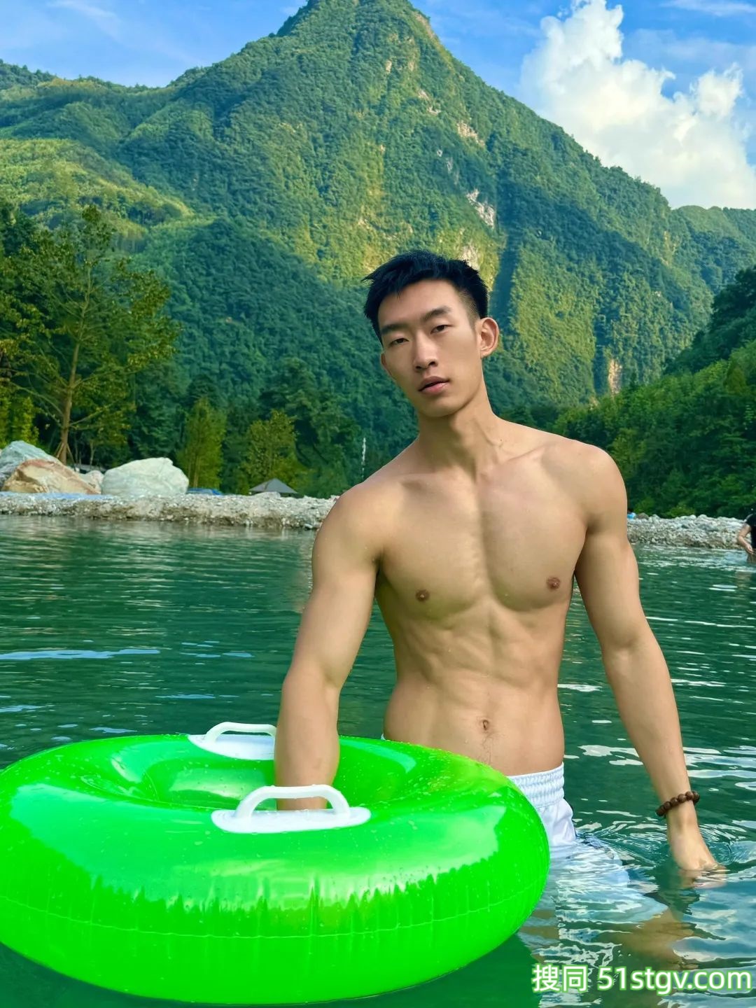 四川成都的帅哥，熊浩浩 - 51虹马