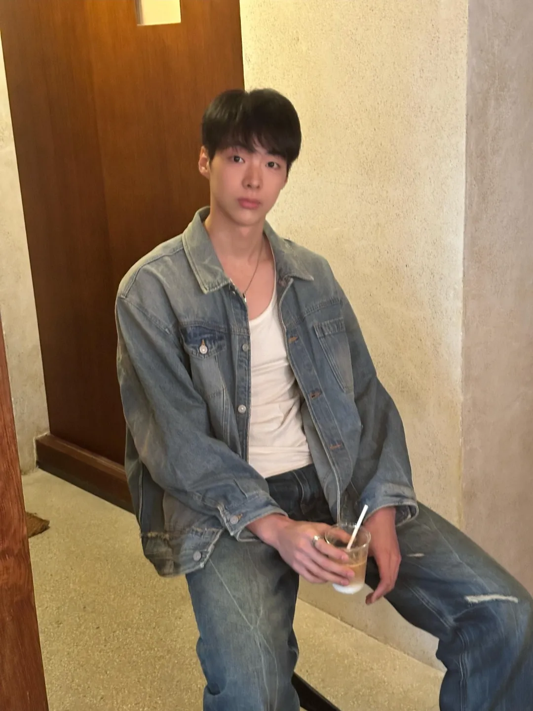 阳光腹肌男孩，潮气蓬勃的青春 - 51虹马