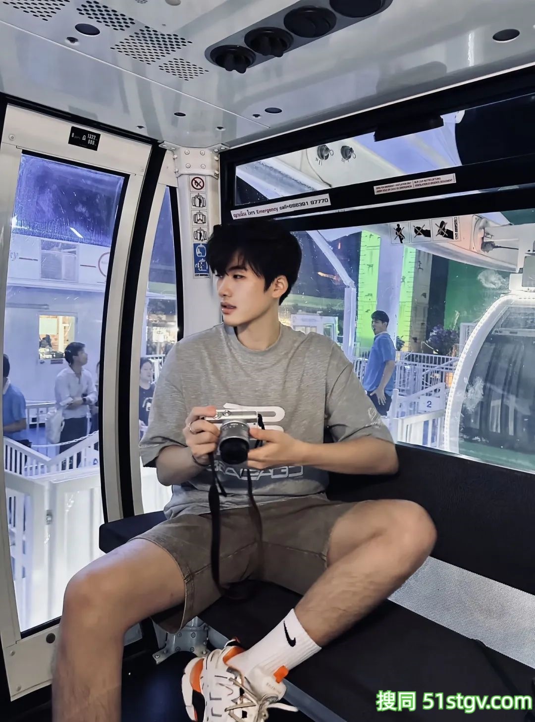 清秀薄肌帅哥，谈个这样的，你就老实了 - 51虹马