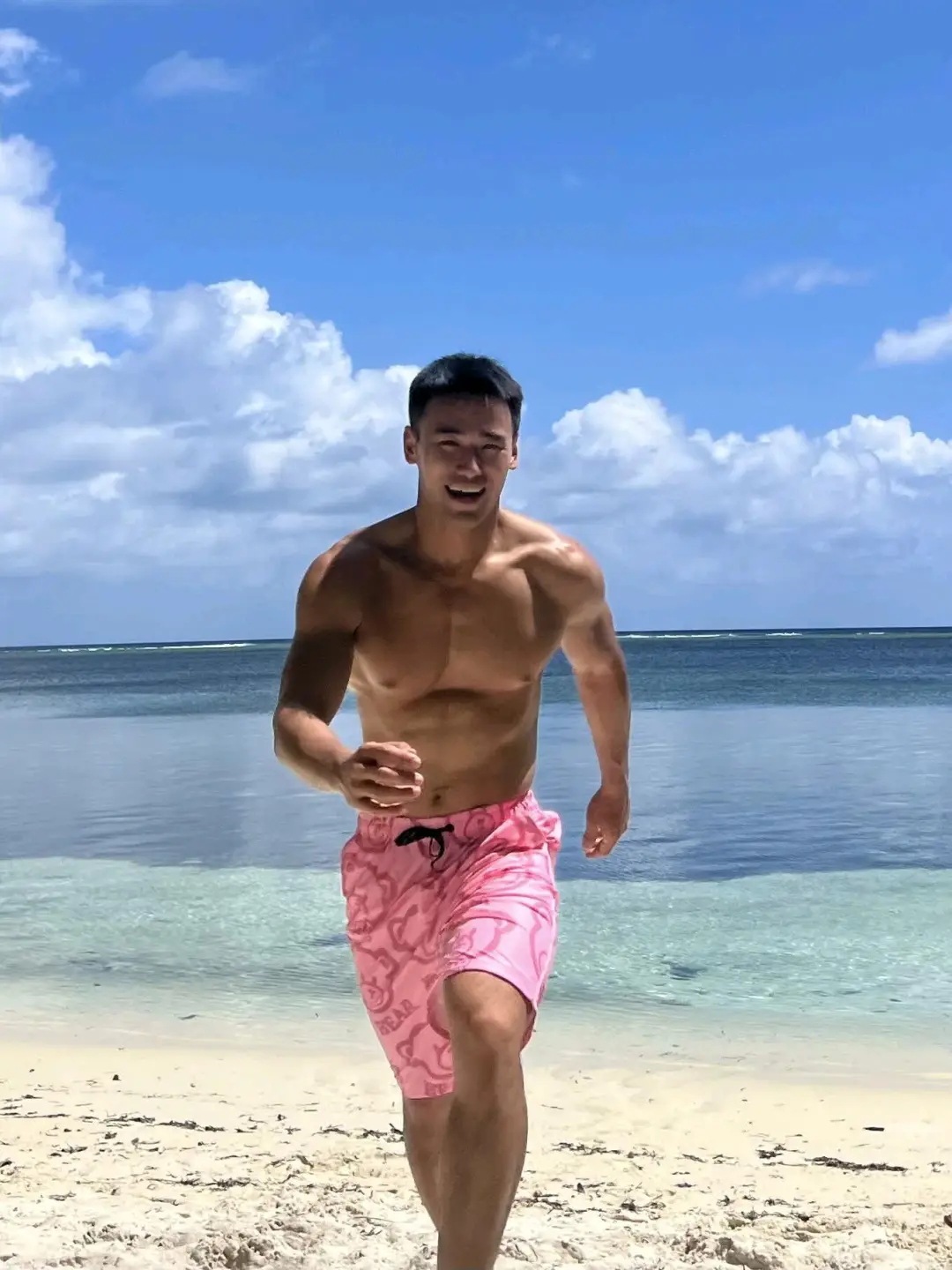 黑皮体育生，憨憨帅帅的小哥哥 - 51虹马