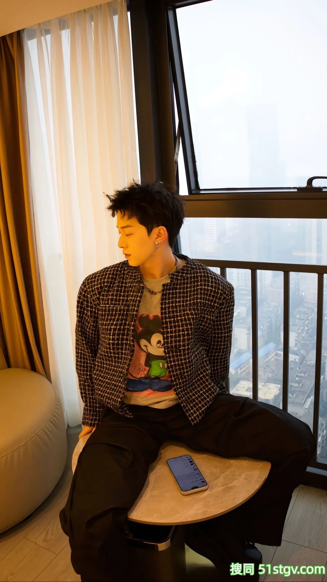 【帅哥图集】正装小哥哥，于航麟 - 51虹马