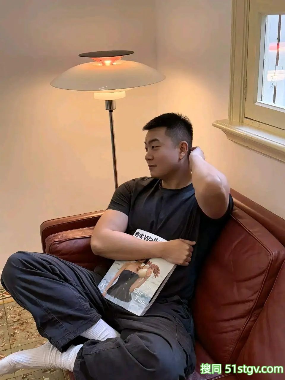 地铁遇到壮壮帅帅的小哥哥 - 51虹马