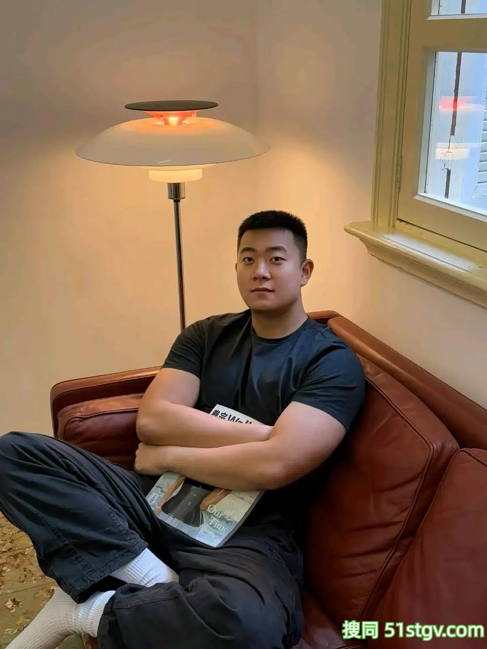 地铁遇到壮壮帅帅的小哥哥 - 51虹马