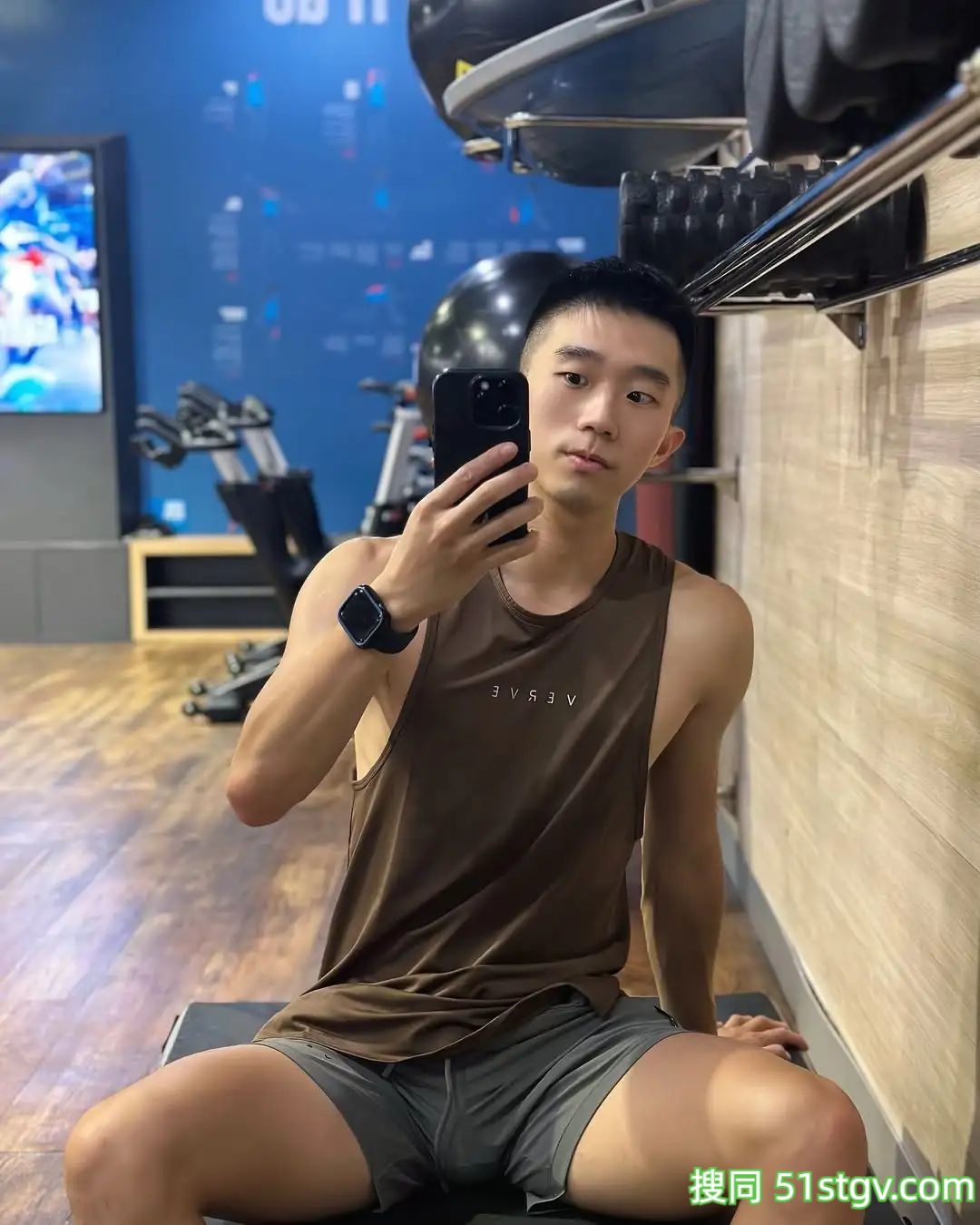 憨憨的阳光爱笑的男孩子 - 51虹马