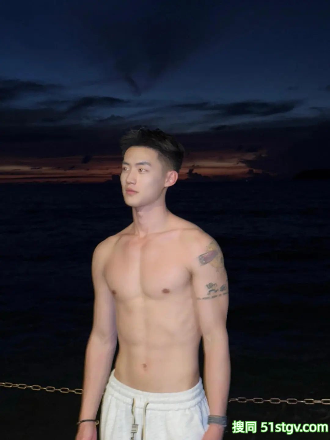 瘦瘦帅帅的小哥哥，杜可疯 - 51虹马