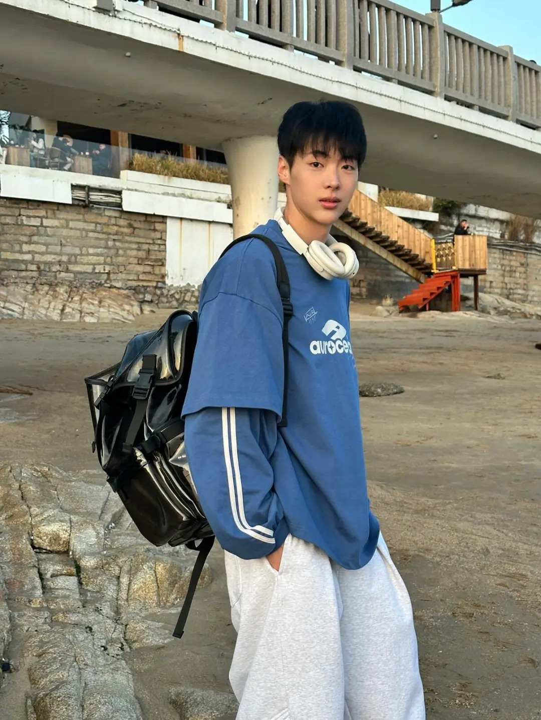 阳光腹肌男孩，潮气蓬勃的青春 - 51虹马