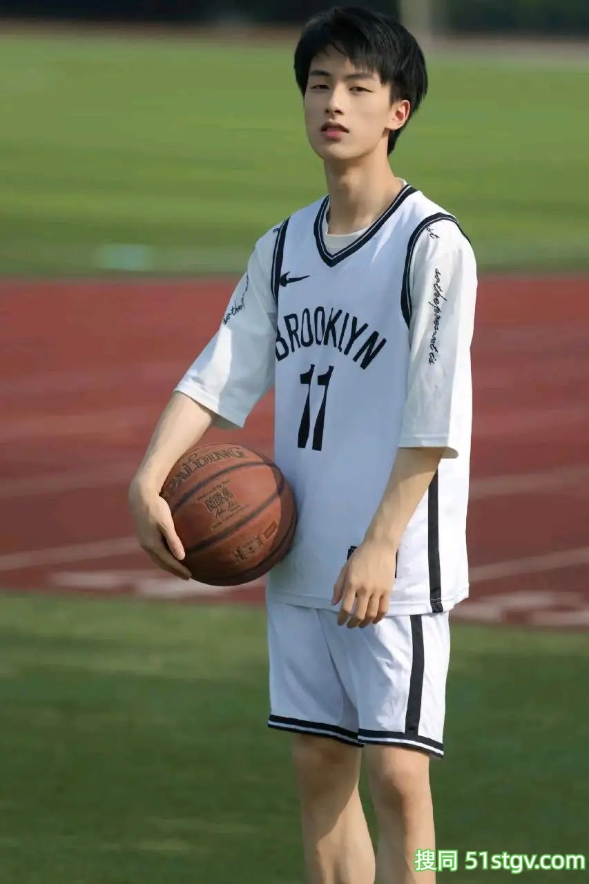 青纯帅气男大，小昊同学 - 51虹马