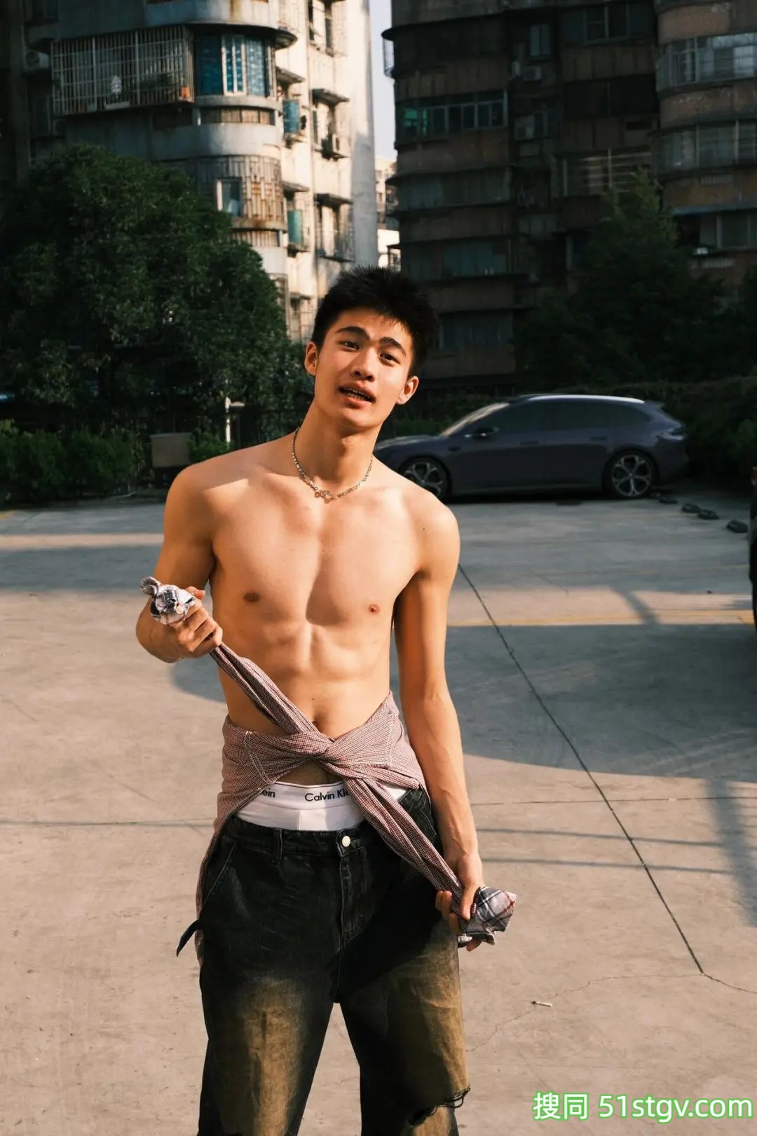 188cm可狼可奶黑皮体育生 - 51虹马