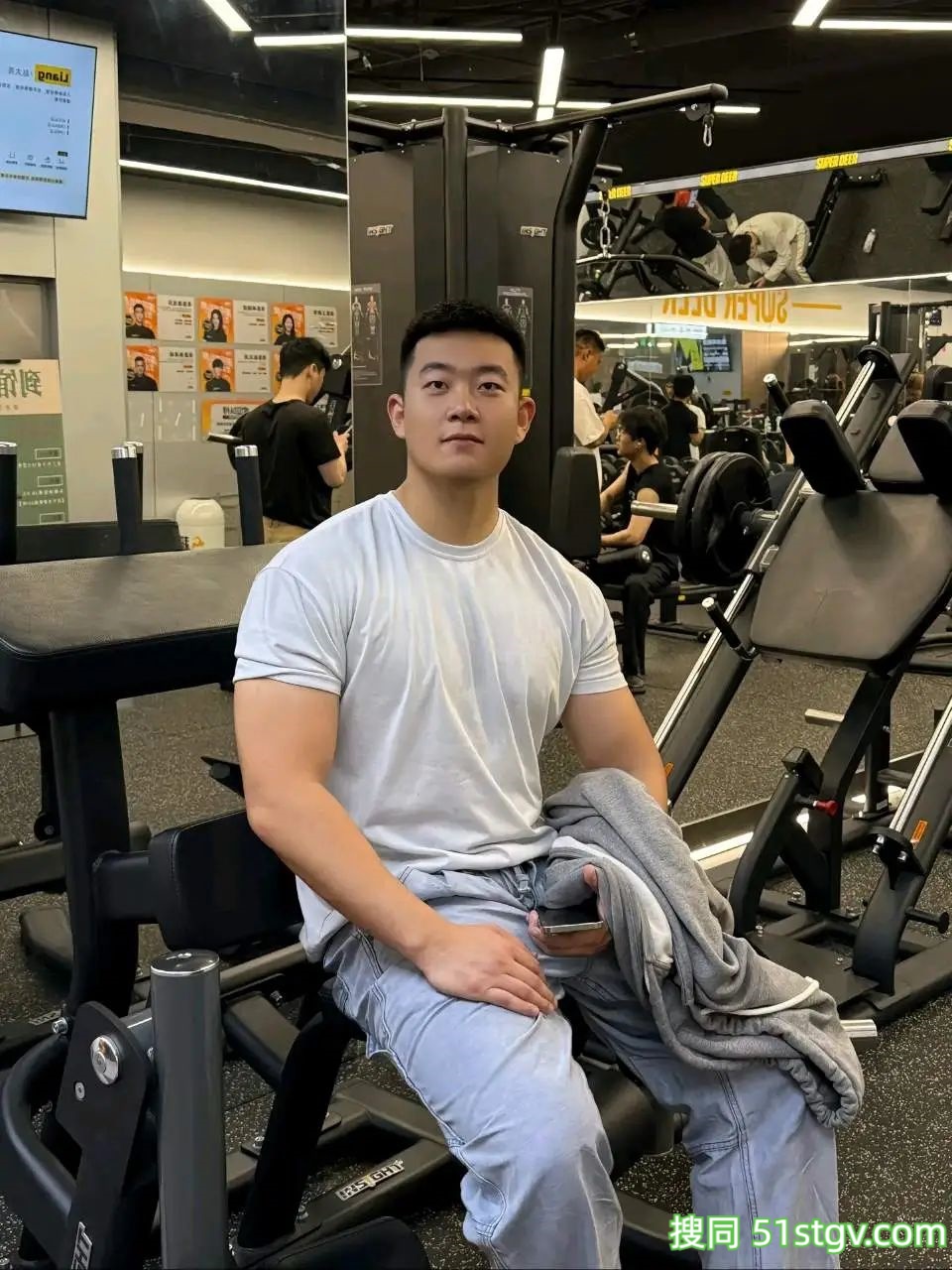 地铁遇到壮壮帅帅的小哥哥 - 51虹马