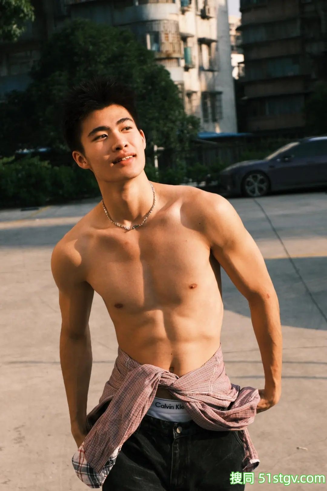 188cm可狼可奶黑皮体育生 - 51虹马