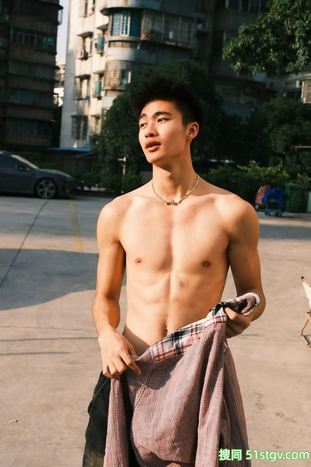 188cm可狼可奶黑皮体育生 - 51虹马