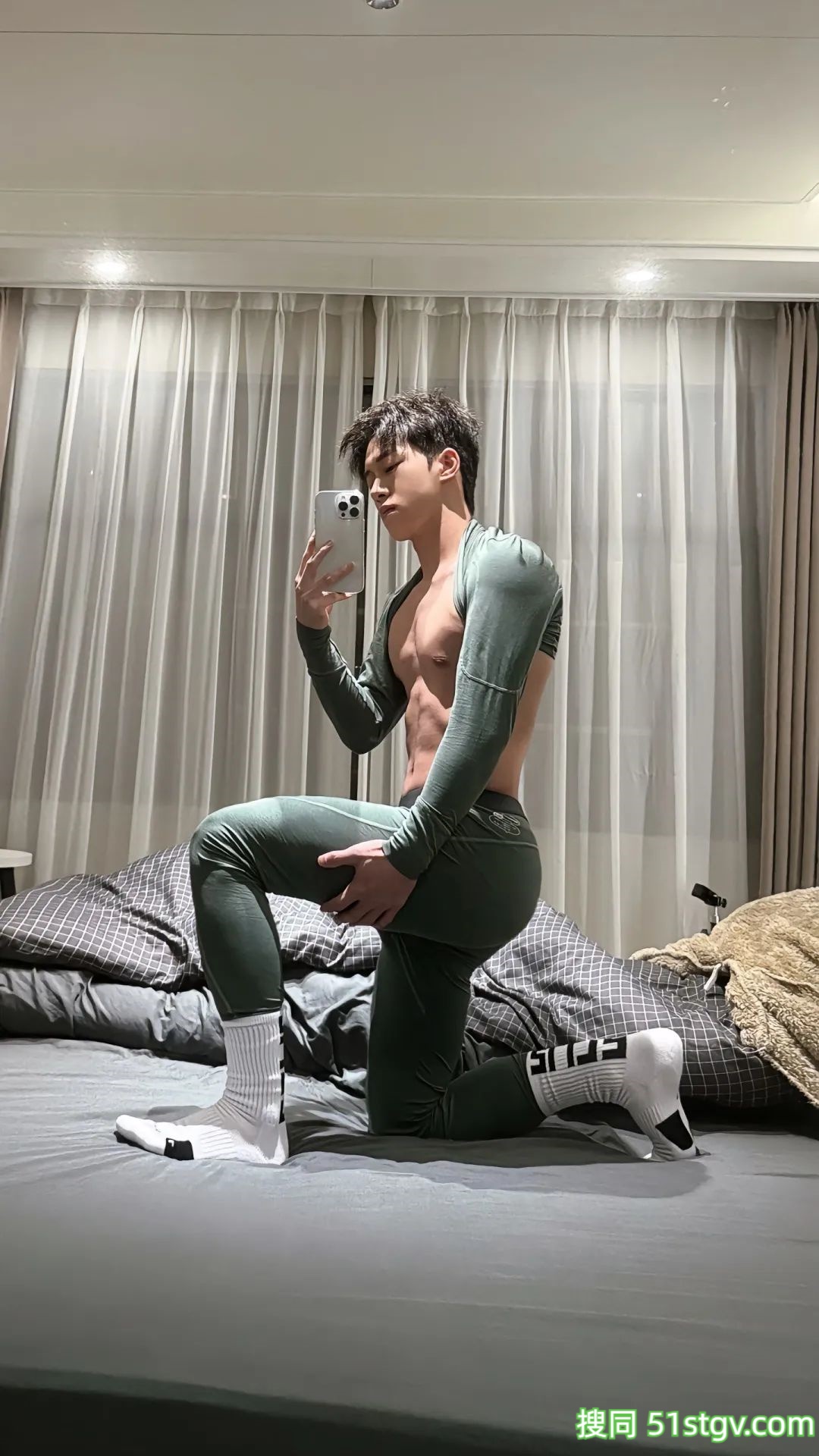 【帅哥图集】正装小哥哥，于航麟 - 51虹马