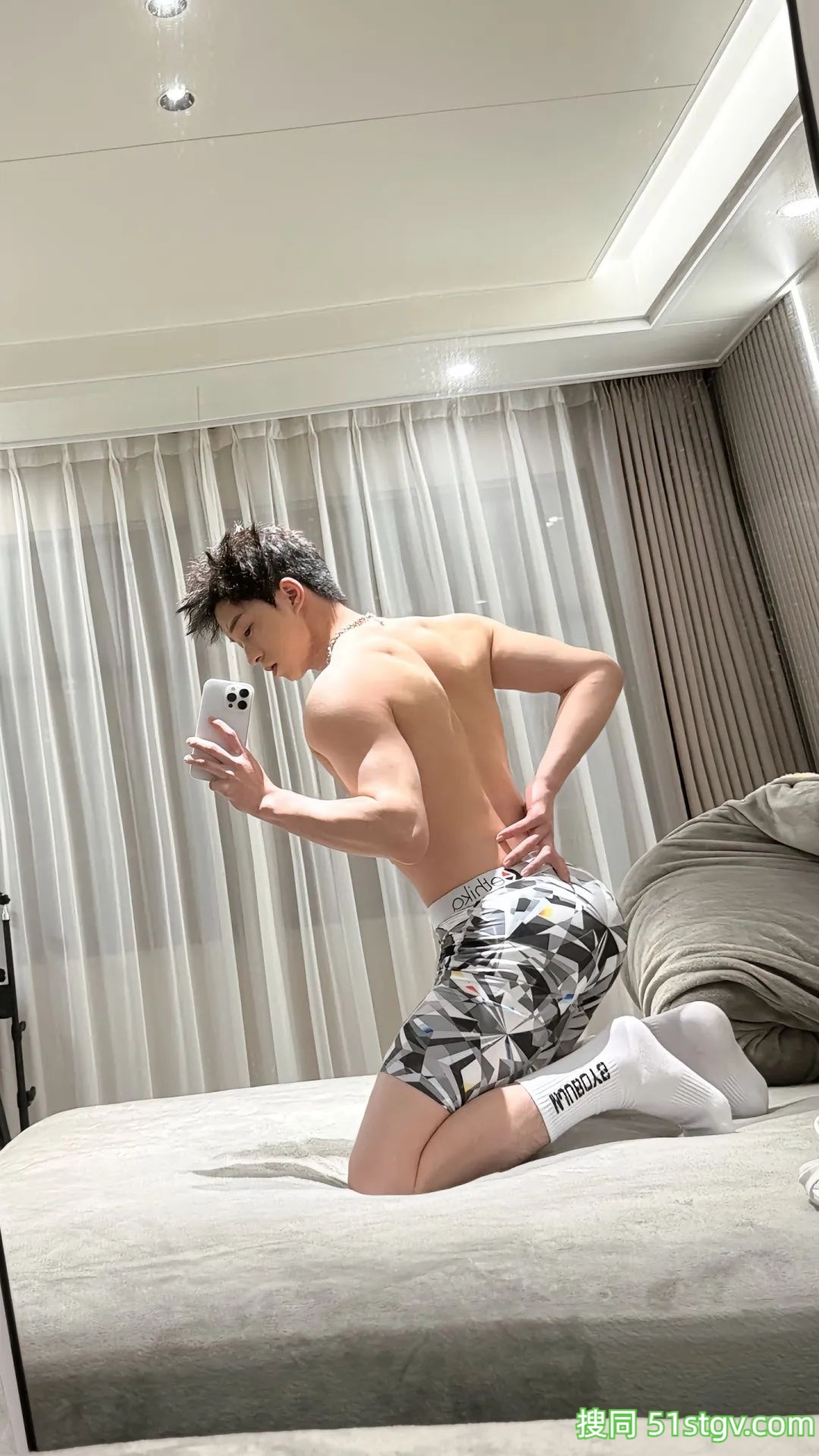 【帅哥图集】正装小哥哥，于航麟 - 51虹马