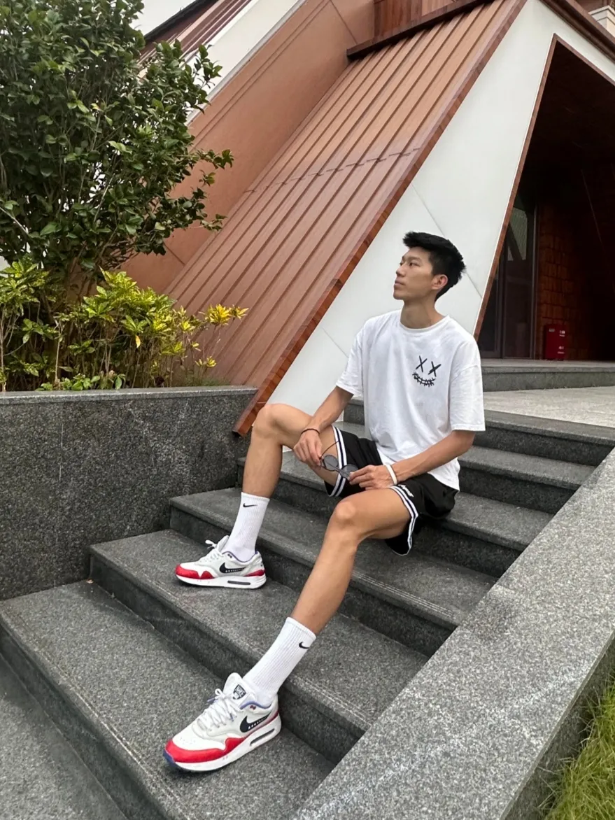 大长腿帅哥，体育生 - 51虹马