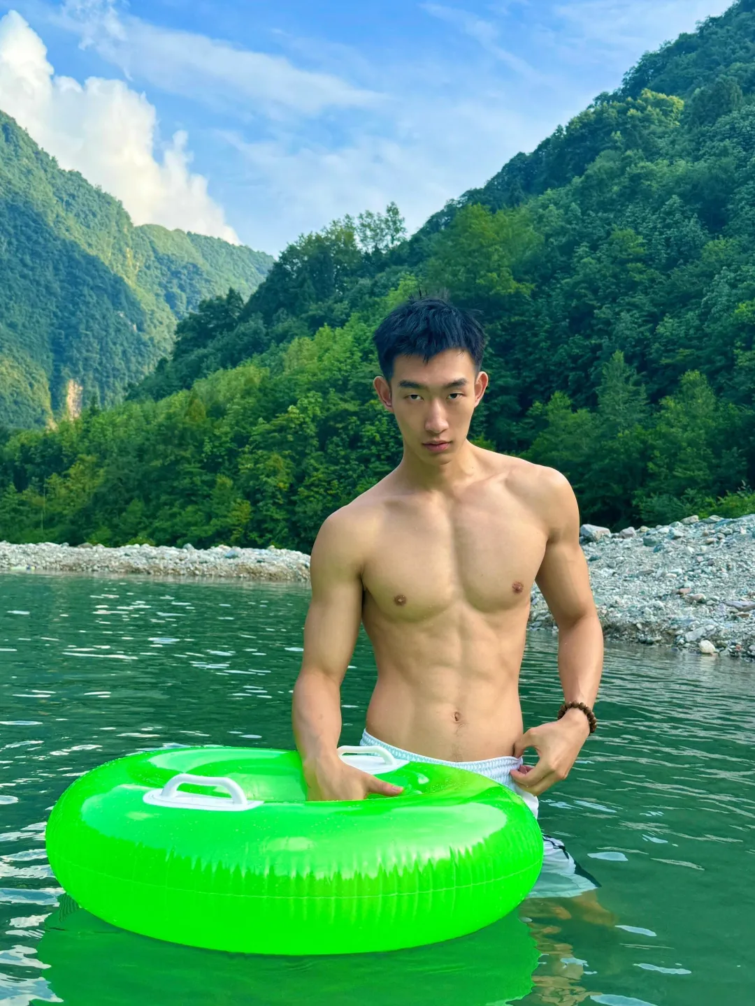 四川成都的帅哥，熊浩浩 - 51虹马