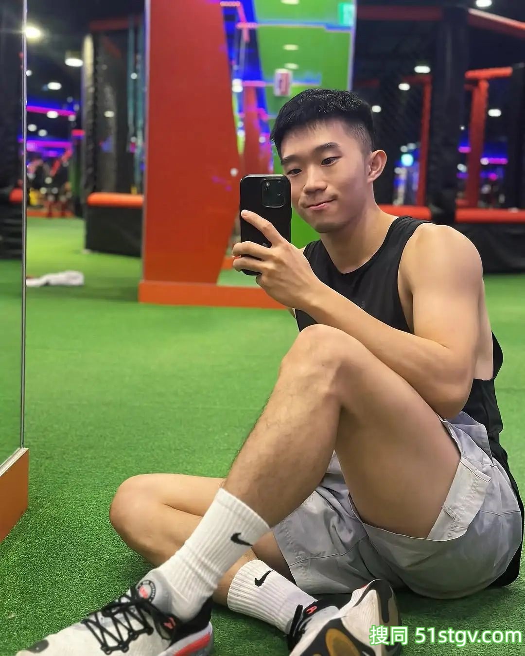 憨憨的阳光爱笑的男孩子-51虹马