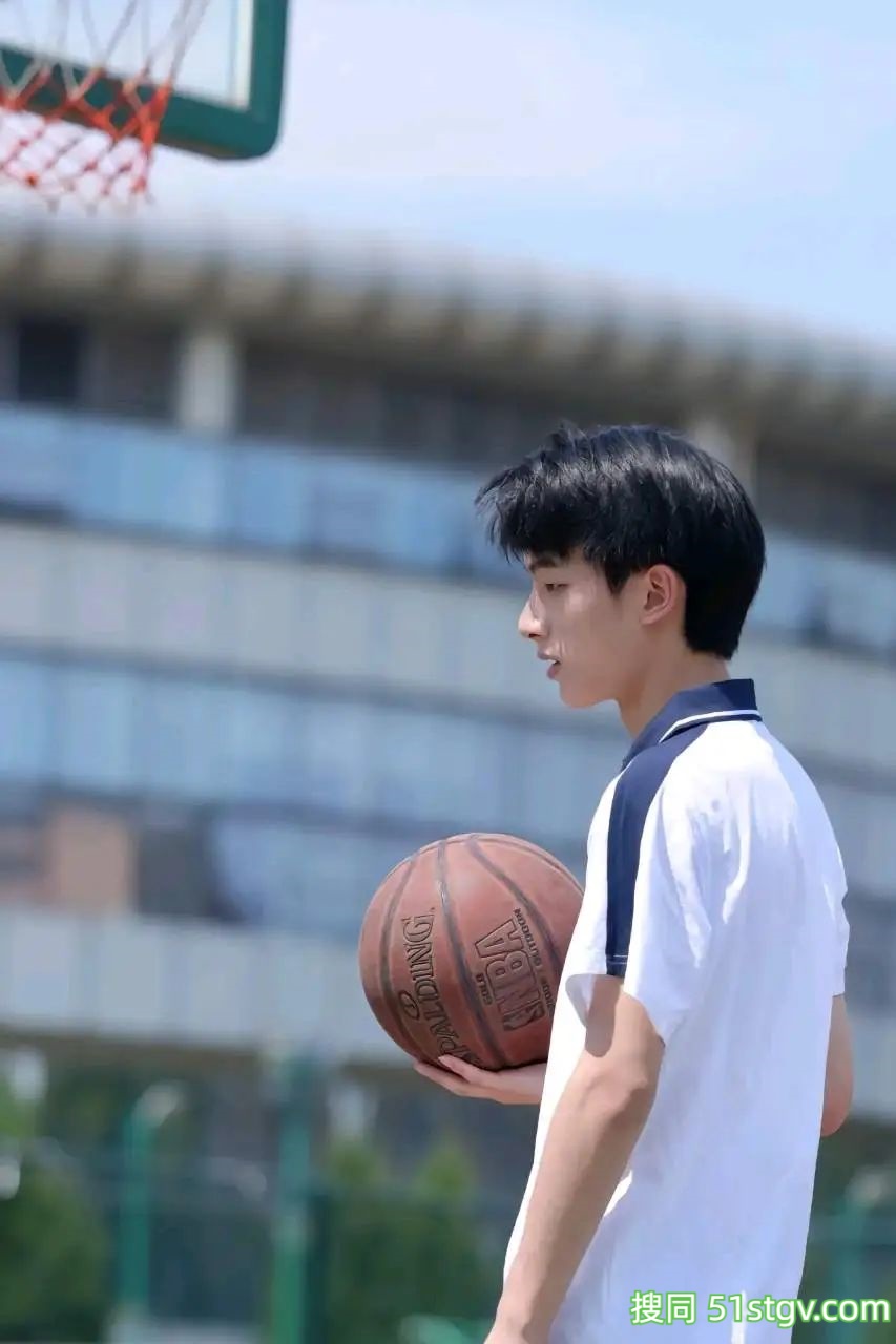 青纯帅气男大，小昊同学 - 51虹马